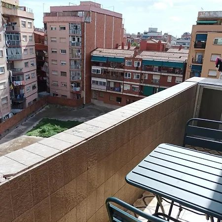 Cool! 5' To Metro. 15' To Center/beach By Metro. Apartment Santa Coloma de Gramenet