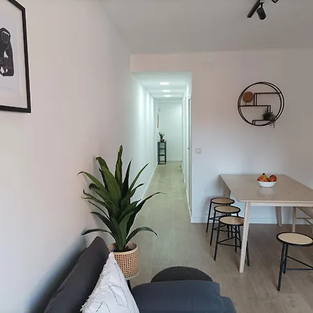 Apartment Cool! 5' To Metro. 15' To Center/beach By Metro. *