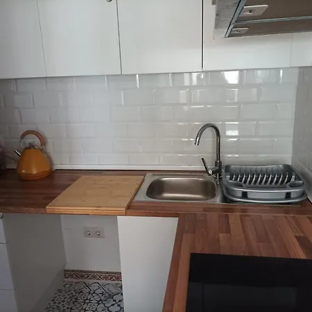 Apartment Cool! 5' To Metro. 15' To Center/beach By Metro.